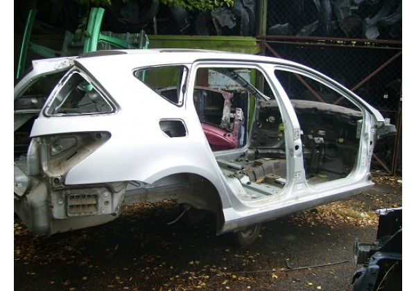 кузов, частини Peugeot 407 SW,пороги, стійки кузовні,лонжерони